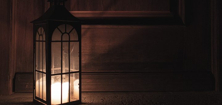 Mana yang lebih utama, menuntut ilmu atau salat