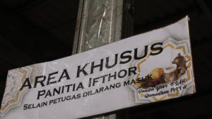 Tim iftar santri